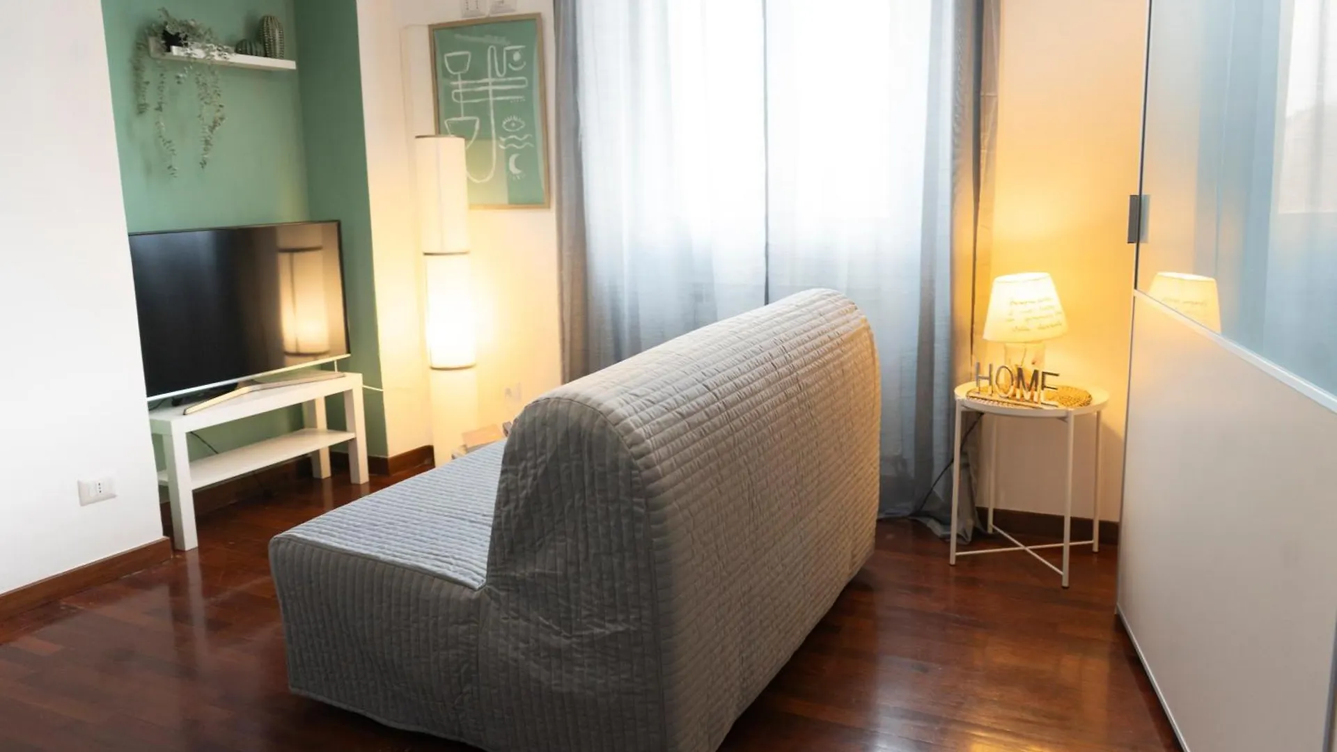 Me43 • Luxury Apartment • Chic Milan Italy