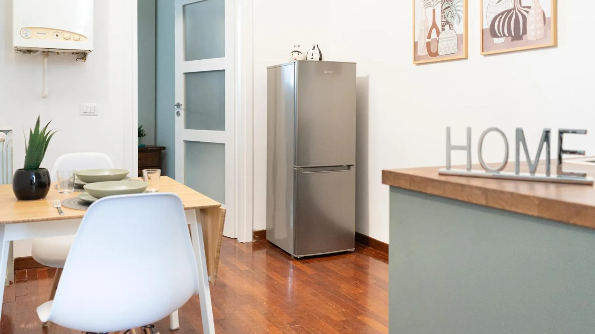 Me43 • Luxury Apartment • Chic Milan 0*,  Italy